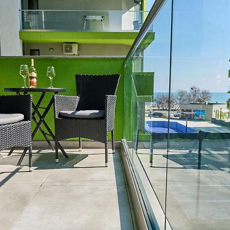 Seastar Apartment - Spa N Pools Beach Resort Mamaia Eksteriør billede
