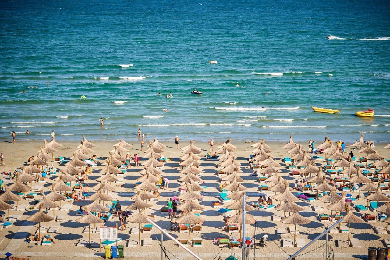 Seastar Apartment - Spa N Pools Beach Resort Mamaia Eksteriør billede