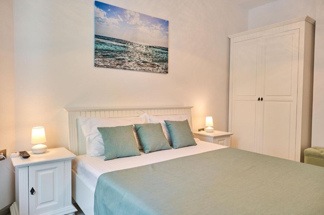 Seastar Apartment - Spa N Pools Beach Resort Mamaia Eksteriør billede
