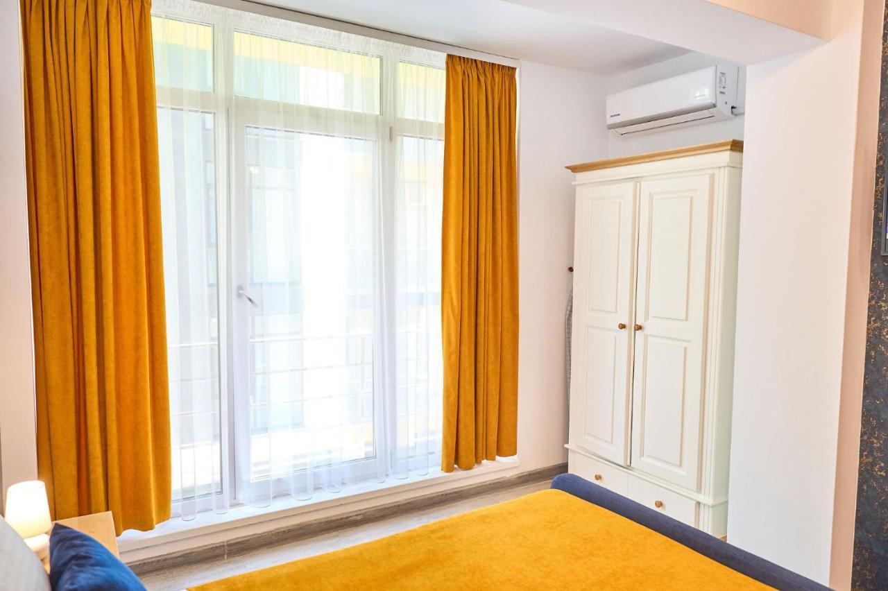 Seastar Apartment - Spa N Pools Beach Resort Mamaia Eksteriør billede