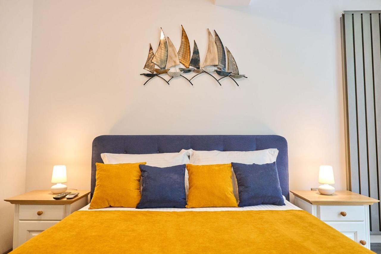 Seastar Apartment - Spa N Pools Beach Resort Mamaia Eksteriør billede