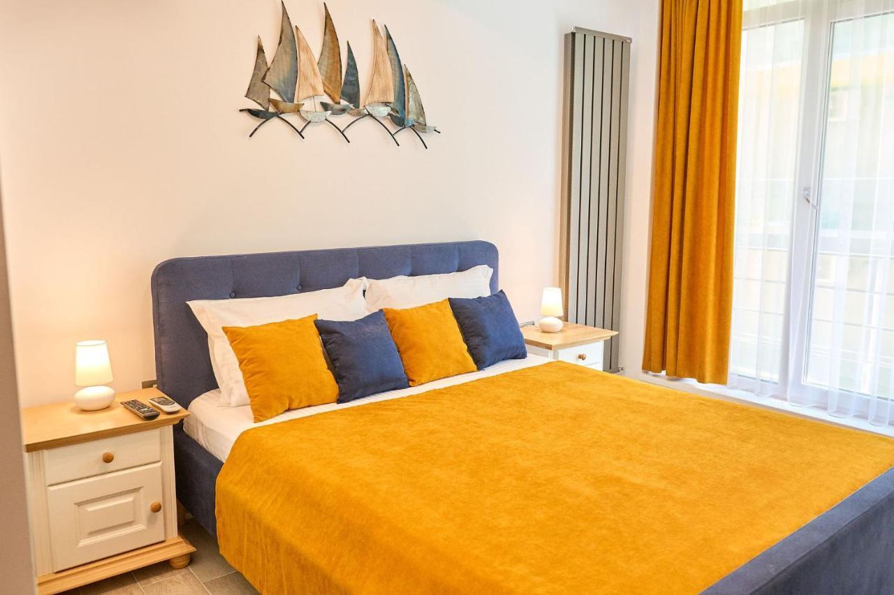 Seastar Apartment - Spa N Pools Beach Resort Mamaia Eksteriør billede