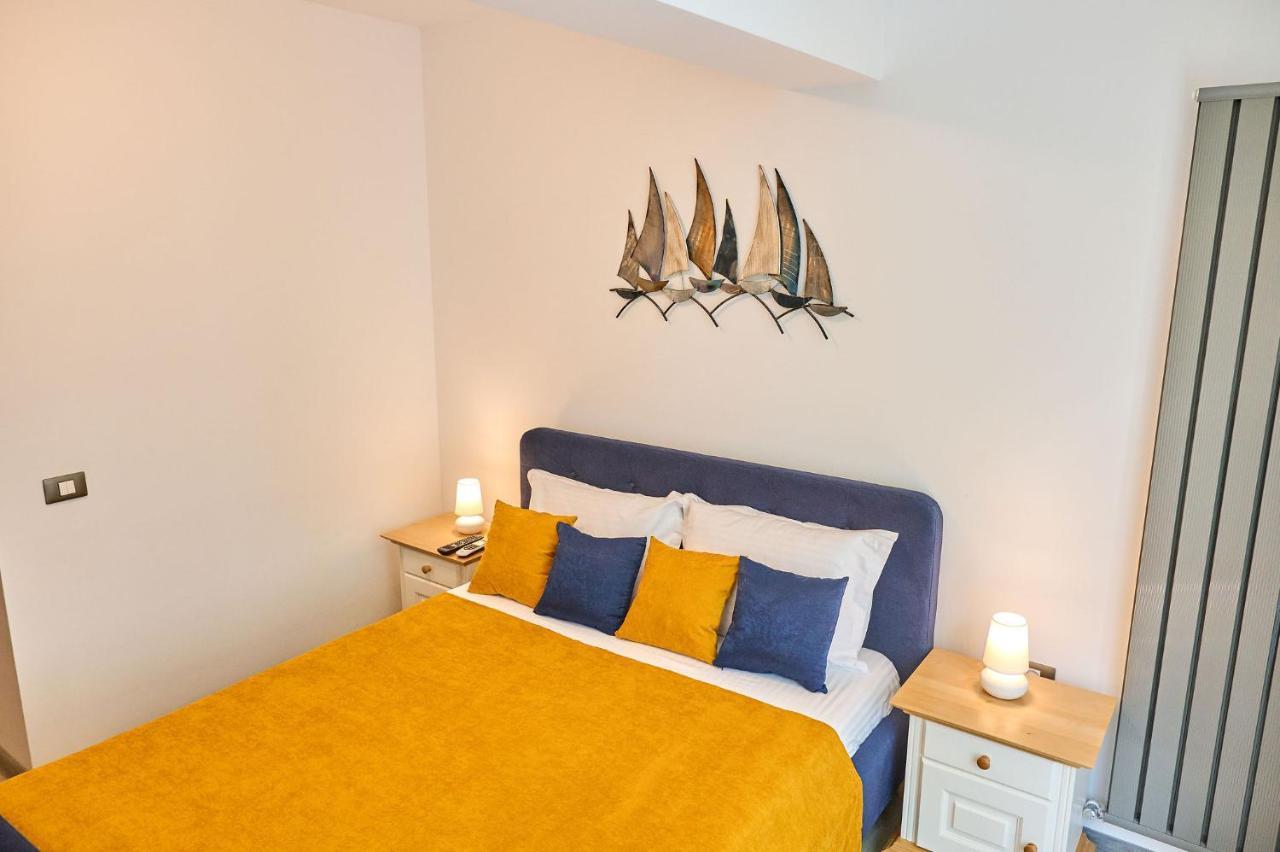 Seastar Apartment - Spa N Pools Beach Resort Mamaia Eksteriør billede