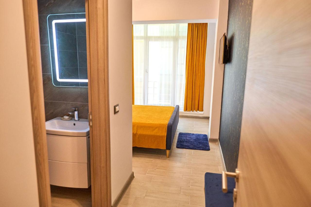 Seastar Apartment - Spa N Pools Beach Resort Mamaia Eksteriør billede