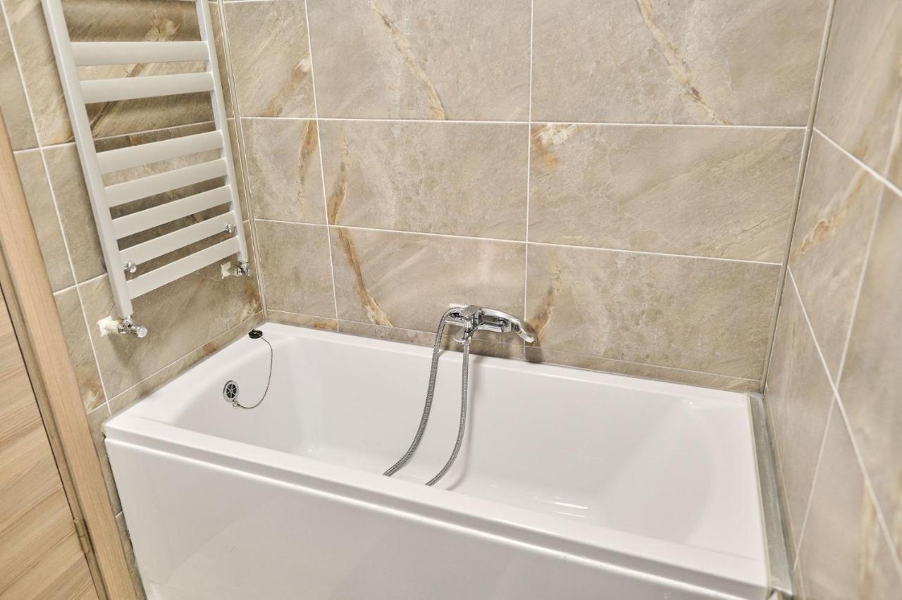 Seastar Apartment - Spa N Pools Beach Resort Mamaia Eksteriør billede
